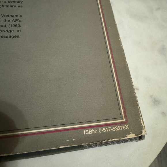 The Pulitzer Prize Photographs - Picture 9 of 11